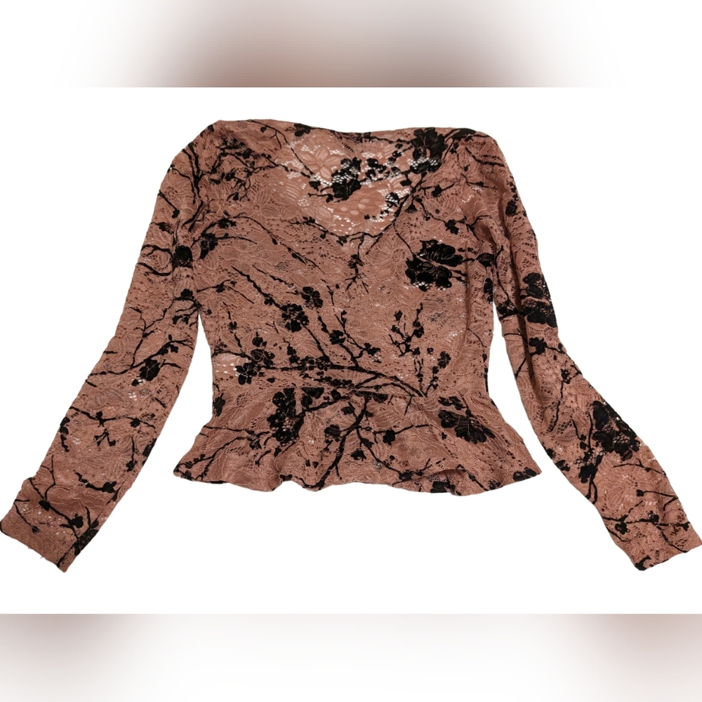 DYNAMITE BLACK PINK LACE FLORAL V-NECK PEPLUM BLOUSE NEW WITHOUT TAG - Picture 3 of 4